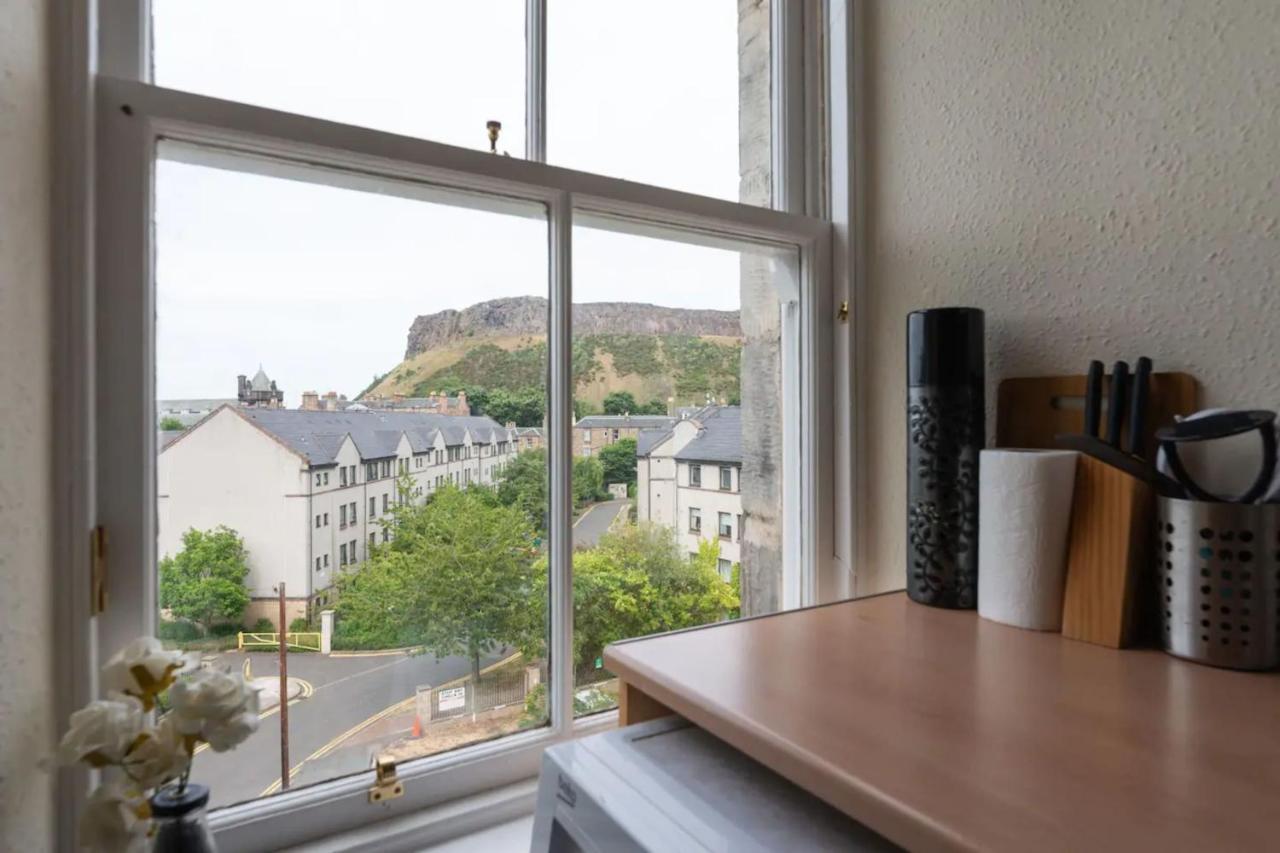 Cosy 2 Bedroom In Edinburgh Old Town Edimburgo Exterior foto